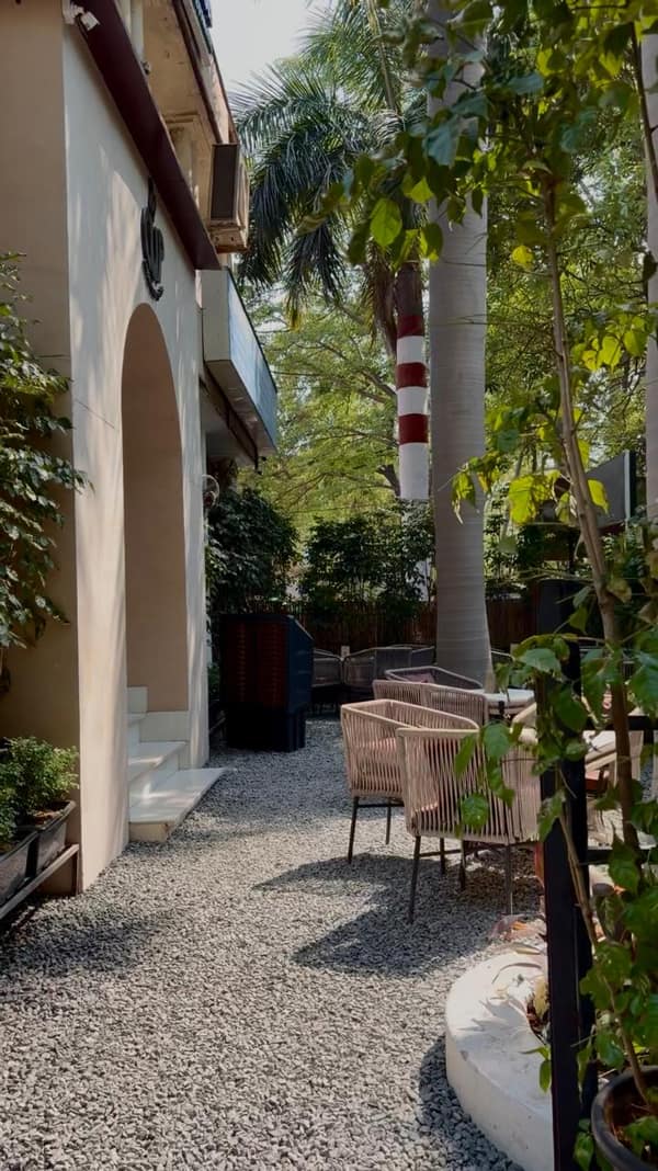 Coffee Under Palms space 1