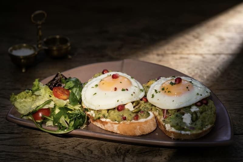 Avo toast with poached egg